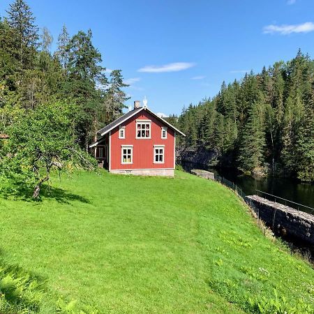 vrangfoss slusevaktarbolig Hotell Funnemark Exteriör bild