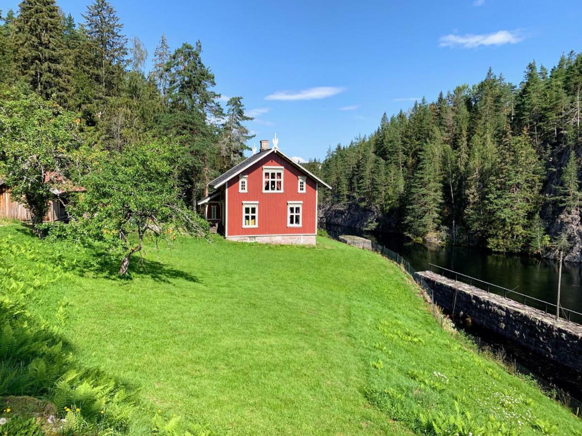 vrangfoss slusevaktarbolig Hotell Funnemark Exteriör bild