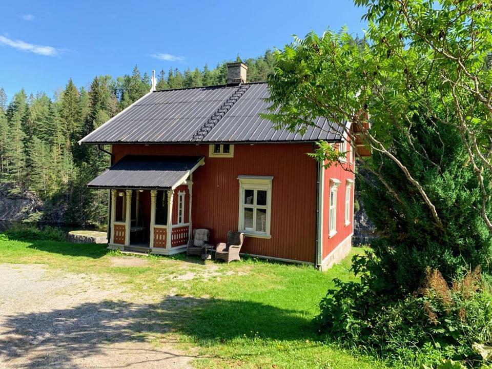 vrangfoss slusevaktarbolig Hotell Funnemark Exteriör bild